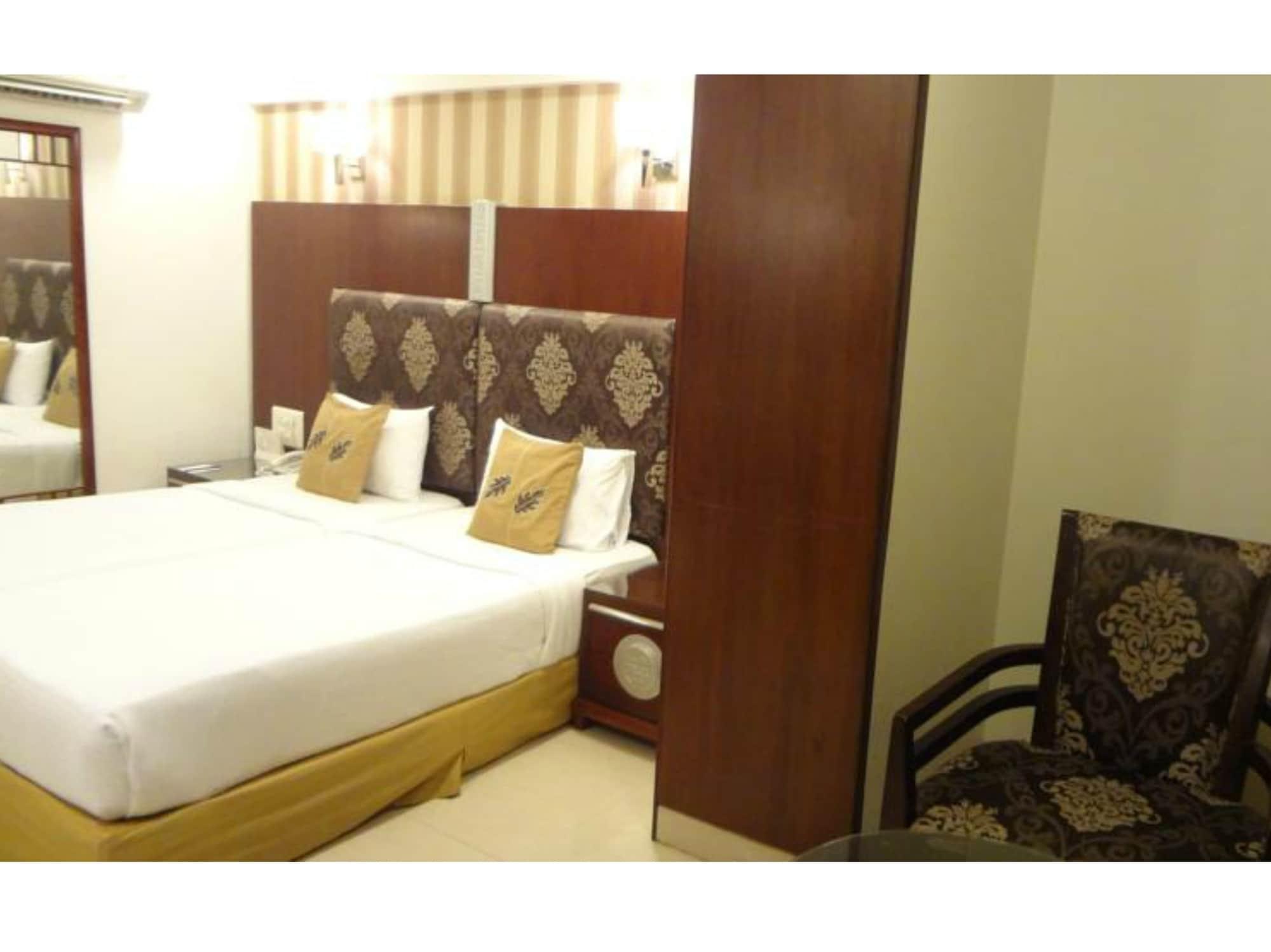 Hotel Suba Palace Mumbai Bagian luar foto