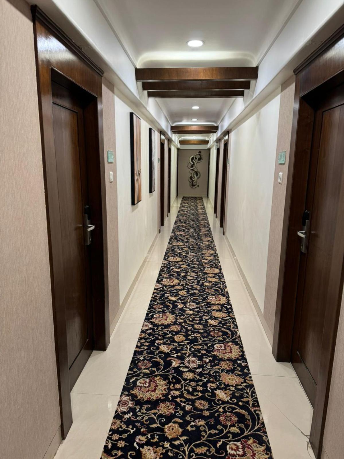 Hotel Suba Palace Mumbai Bagian luar foto