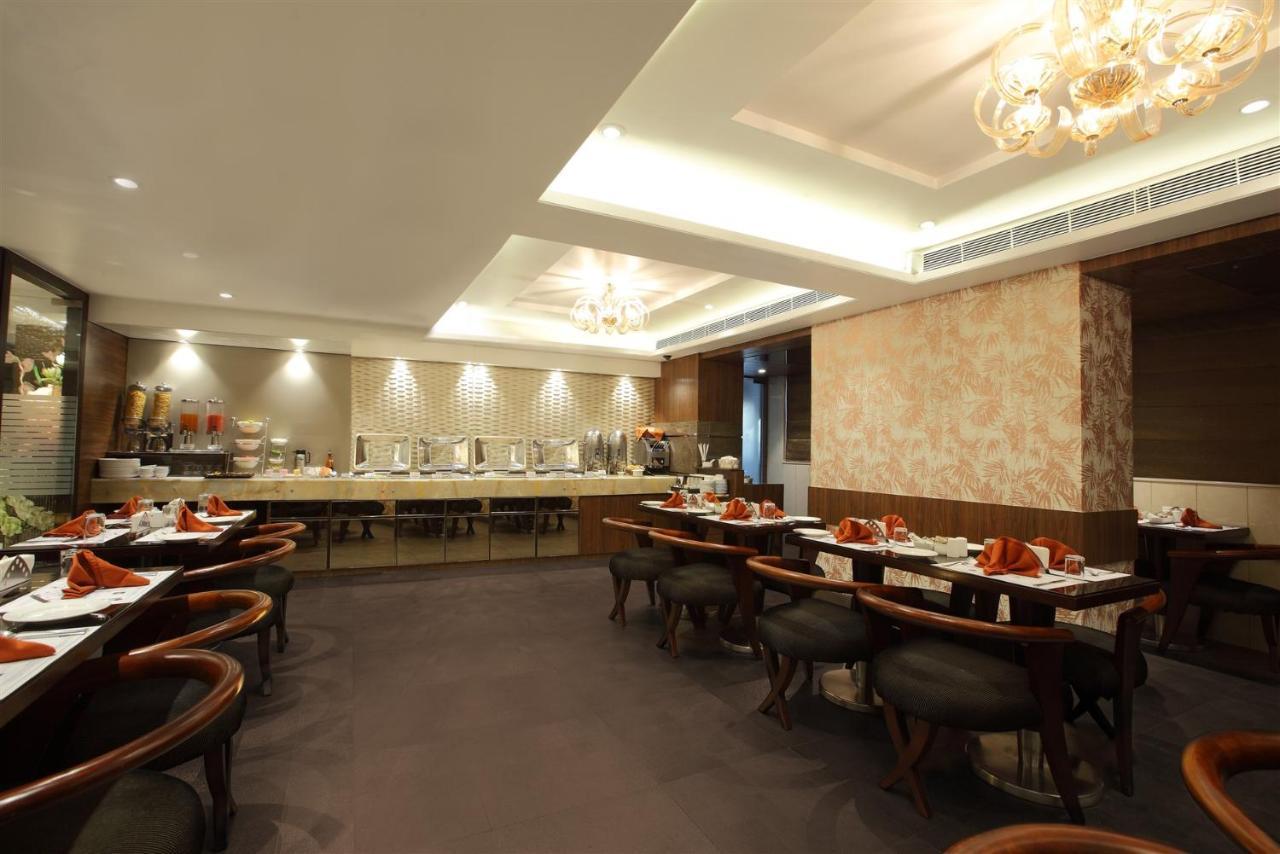 Hotel Suba Palace Mumbai Bagian luar foto