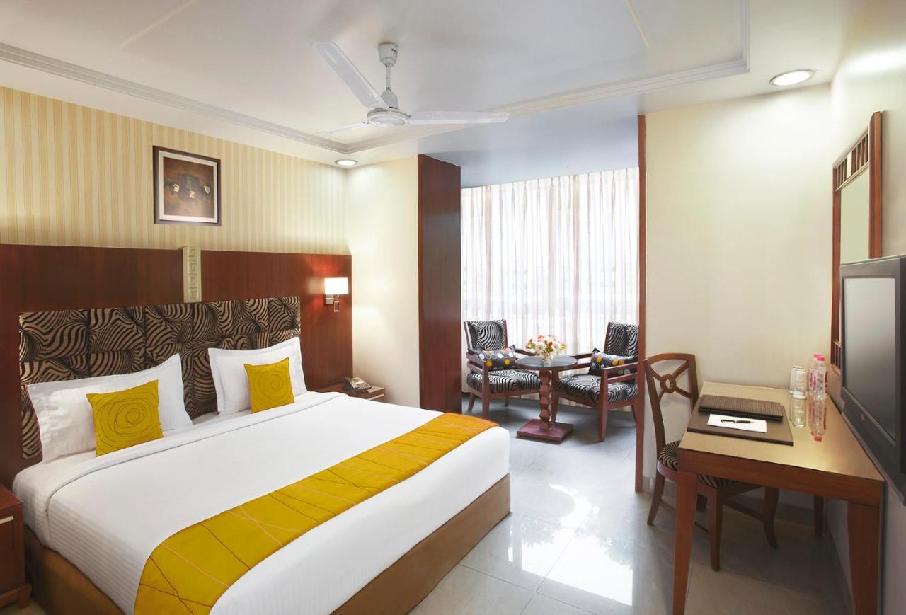 Hotel Suba Palace Mumbai Bagian luar foto